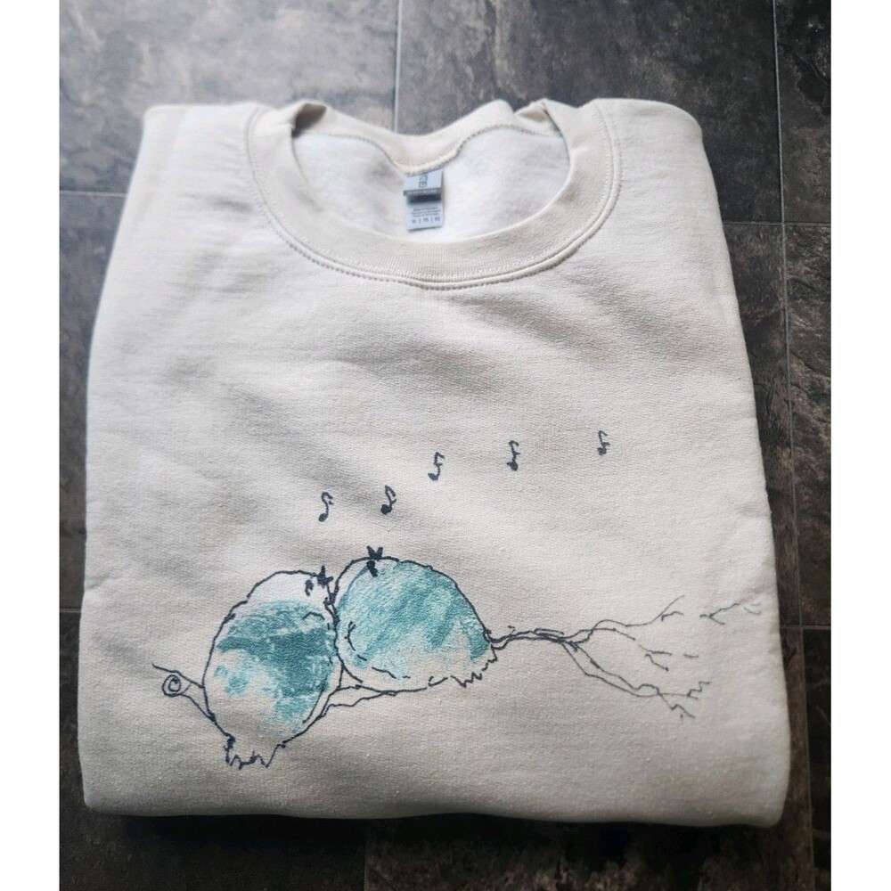 Singing Birds On A Branch W/ Music Notes. Gildan Sweatshirt Size XL Soft Beige